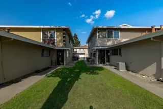 Photo #2: 222050984 Listing