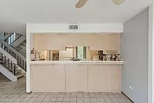 Photo #3: 222051094 Listing