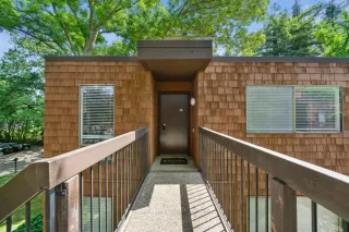 Photo #4: 222051288 Listing