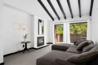 Photo #5: 222051288 Listing