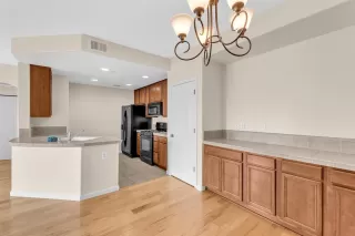 Photo #4: 222051674 Listing