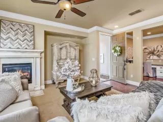Photo #2: 222051747 Listing