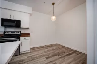 Photo #4: 222051780 Listing 