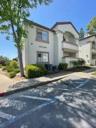 Photo #1: 222052363 Listing