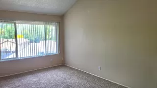 Photo #5: 222052386 Listing