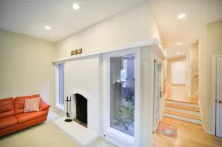 Photo #4: 222052496 Listing