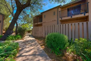 Photo #3: 222052672 Listing