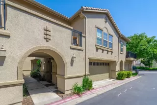 Photo #3: 222052993 Listing