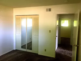 Photo #5: 222053061 Listing