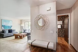 Photo #3: 222053384 Listing