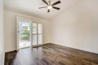 Photo #6: 222053408 Listing