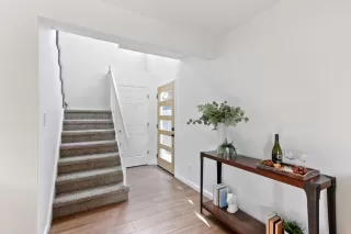 Photo #3: 222053411 Listing