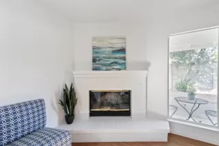 Photo #5: 222053411 Listing