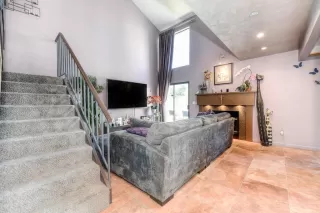 Photo #3: 222053867 Listing 