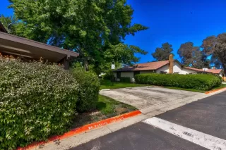 Photo #3: 222054594 Listing