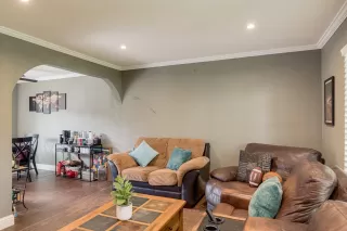 Photo #5: 222054686 Listing