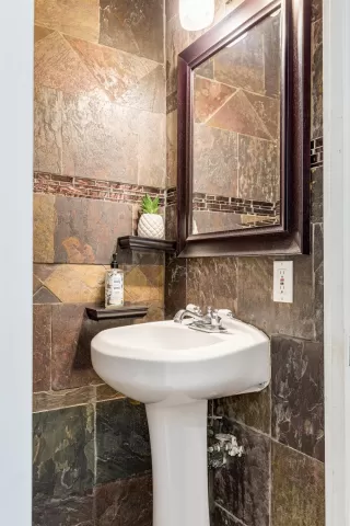 Photo #6: 222054686 Listing