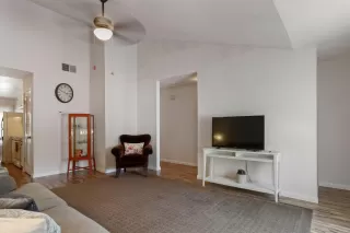 Photo #1: 222054696 Listing 
