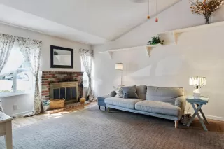 Photo #2: 222054696 Listing 