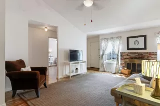 Photo #3: 222054696 Listing 