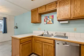 Photo #5: 222055154 Listing