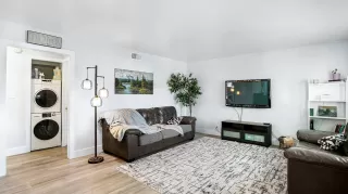 Photo #1: 222055629 Listing