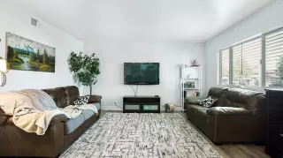 Photo #2: 222055629 Listing