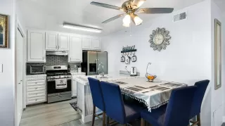 Photo #4: 222055629 Listing