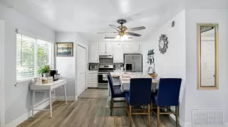 Photo #5: 222055629 Listing