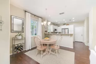 Photo #2: 222055748 Listing