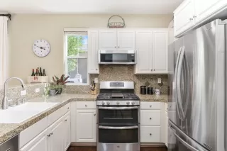 Photo #5: 222055748 Listing