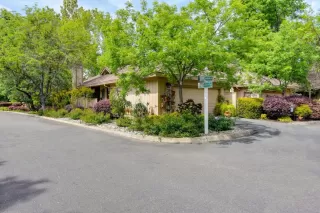 Photo #1: 222055917 Listing 
