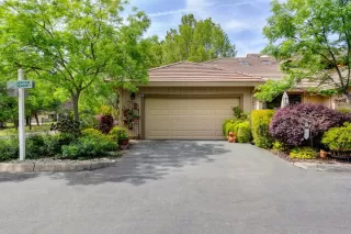 Photo #3: 222055917 Listing 