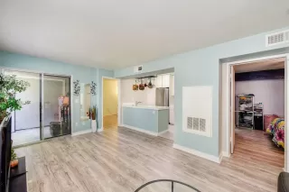 Photo #6: 222056951 Listing