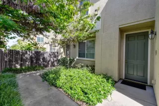 Photo #6: 222057036 Listing