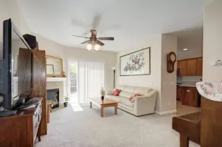 Photo #5: 222057298 Listing