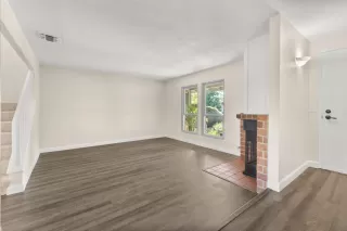 Photo #2: 222057344 Listing