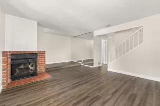 Photo #3: 222057344 Listing