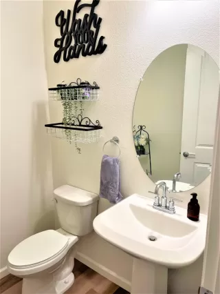 Photo #4: 222057536 Listing