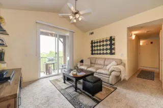 Photo #4: 222057546 Listing