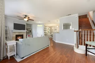 Photo #3: 222057582 Listing