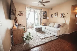 Photo #6: 222057738 Listing