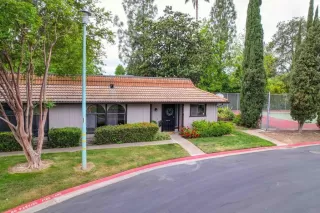 Photo #2: 222057970 Listing