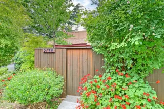 Photo #1: 222058001 Listing 