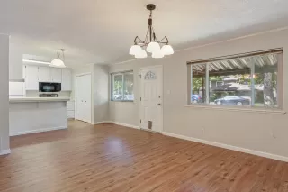 Photo #6: 222058517 Listing