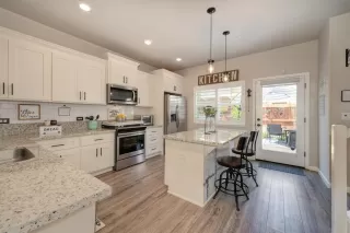 Photo #3: 222058828 Listing 