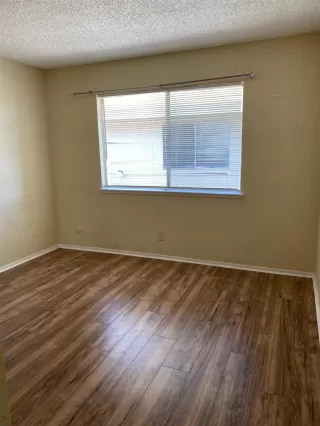 Photo #6: 222059431 Listing