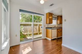 Photo #4: 222060181 Listing 