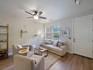 Photo #5: 222060188 Listing