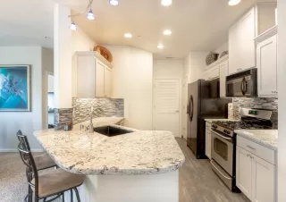 Photo #4: 222060391 Listing